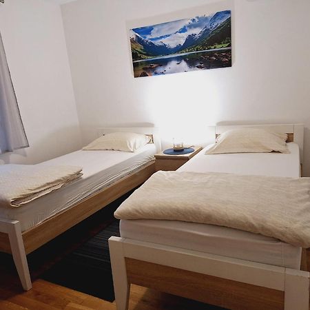 Apartment Silvia Загреб Экстерьер фото