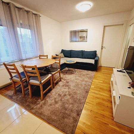 Apartment Silvia Загреб Экстерьер фото